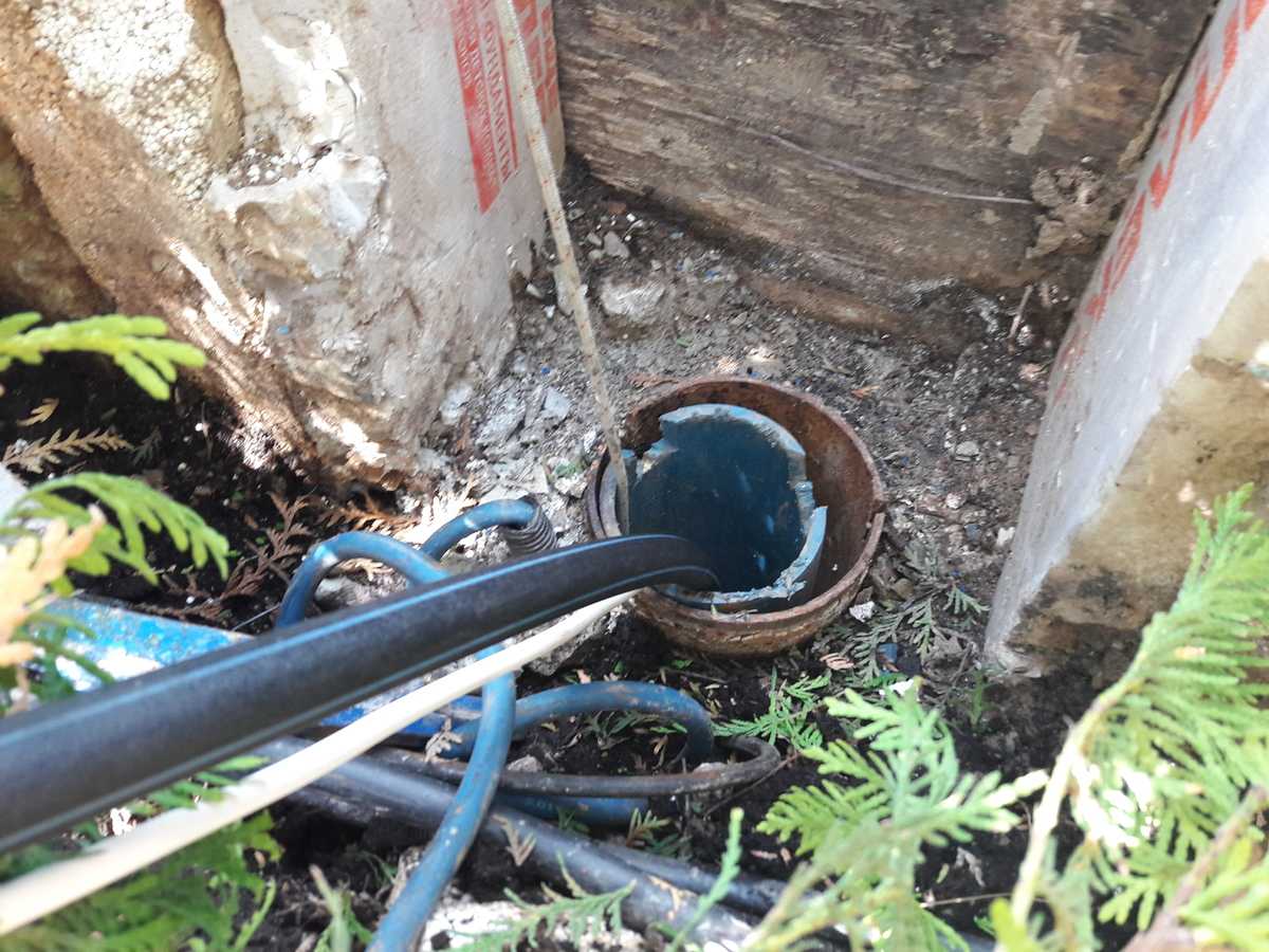 Как обустроить скважину на воду после бурения
