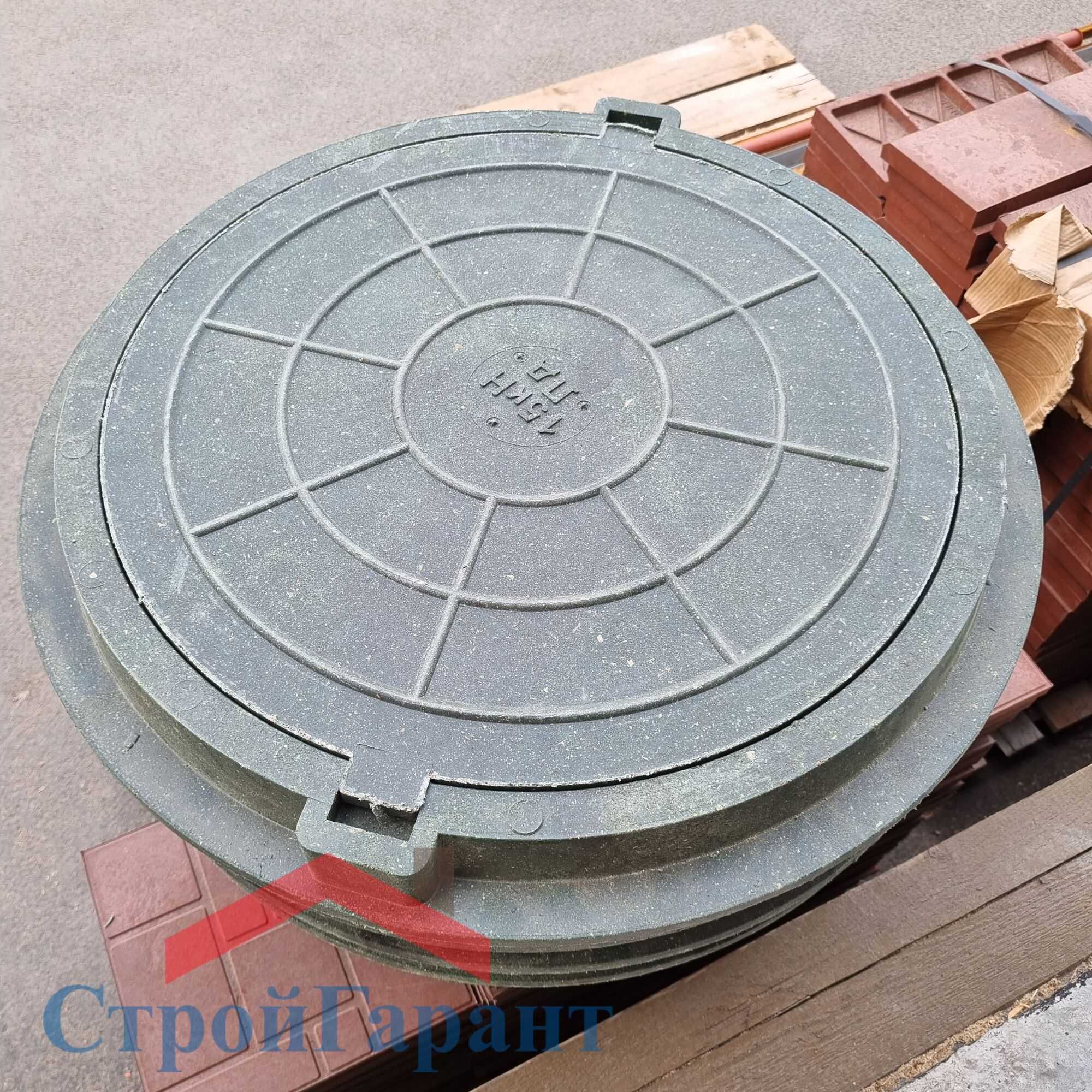 Какой выбрать люк для канализационного колодца?