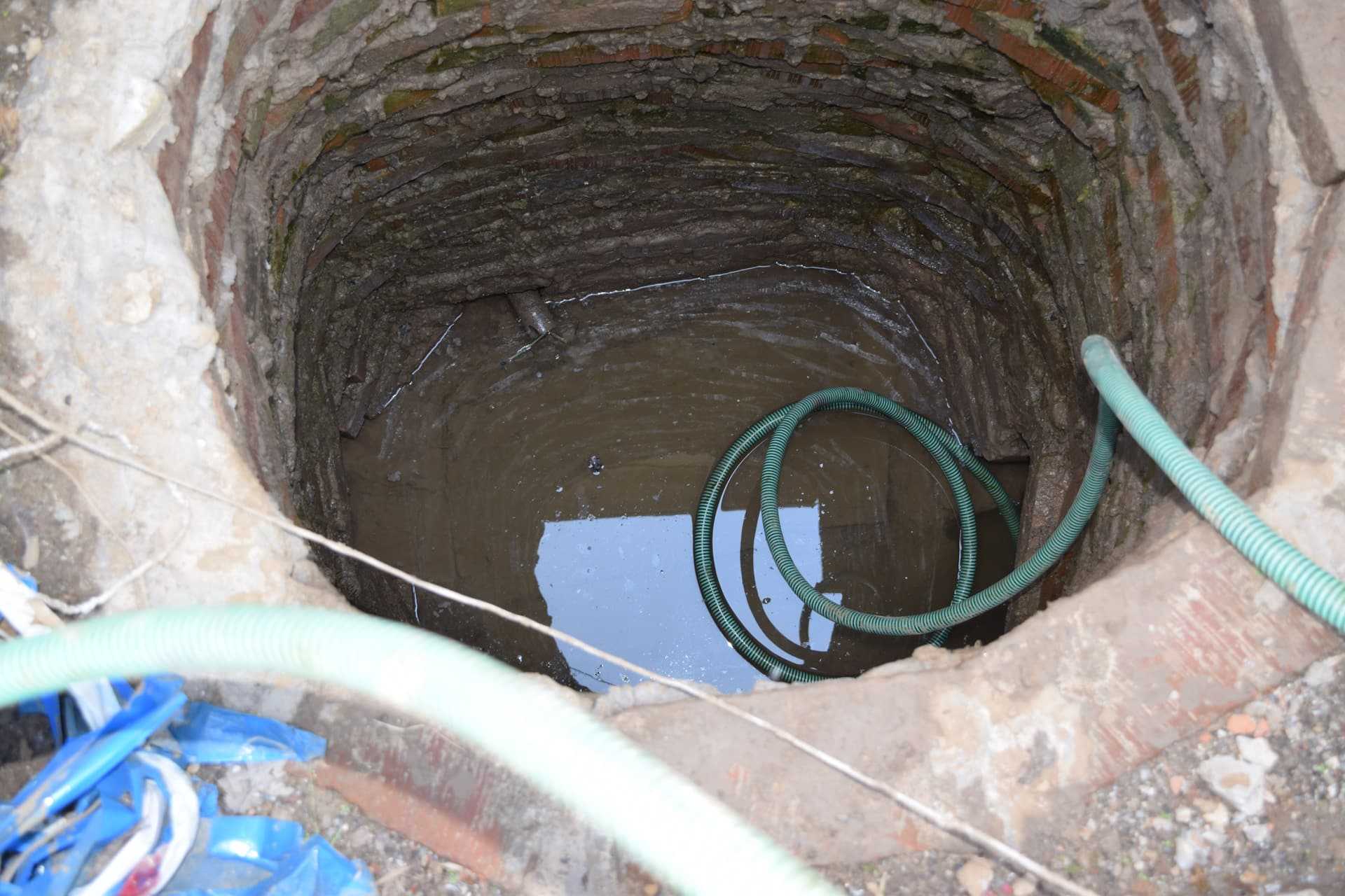 Каким может быть слив воды из бассейна