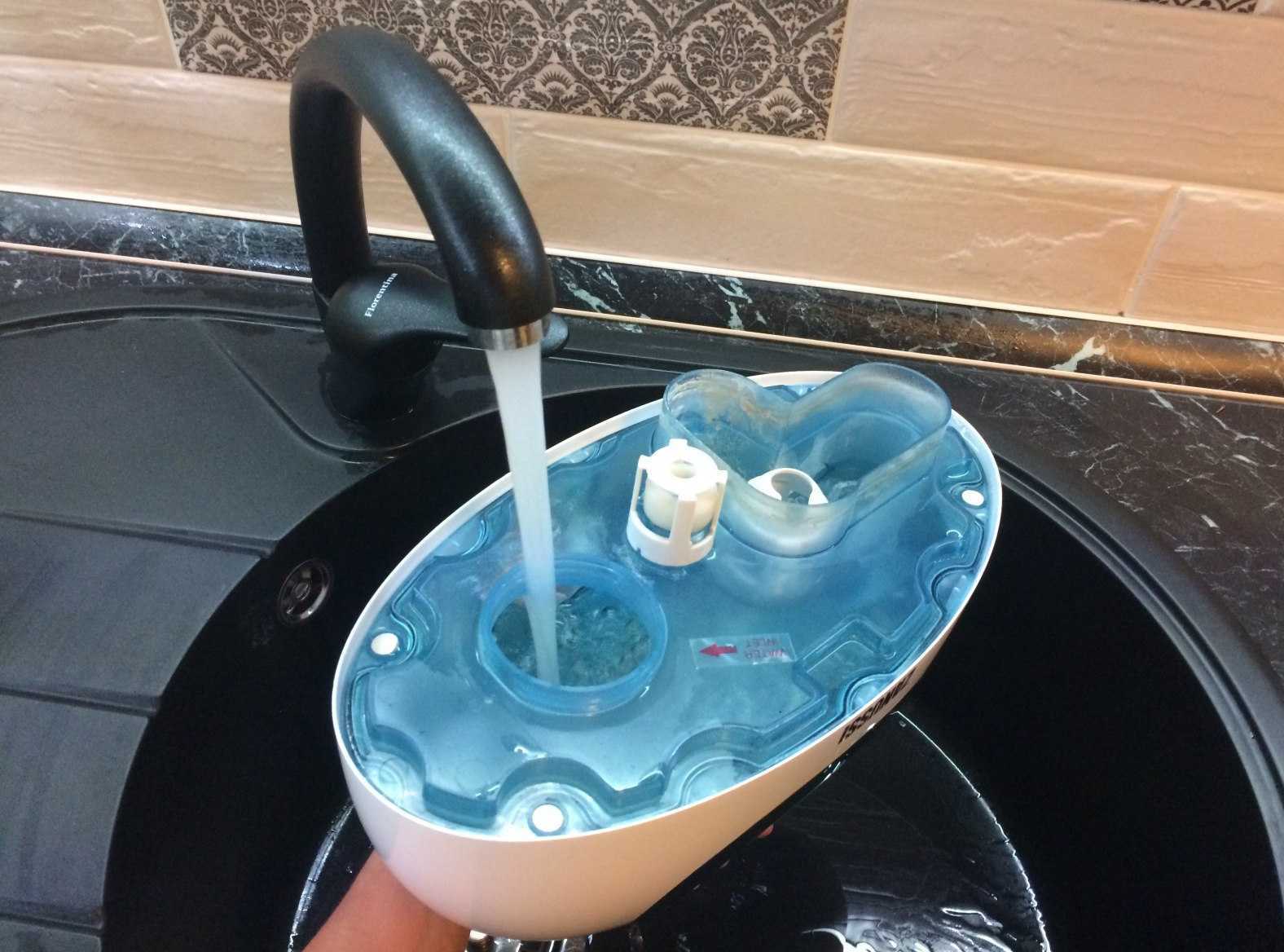 Какую воду заливать в увлажнитель воздуха